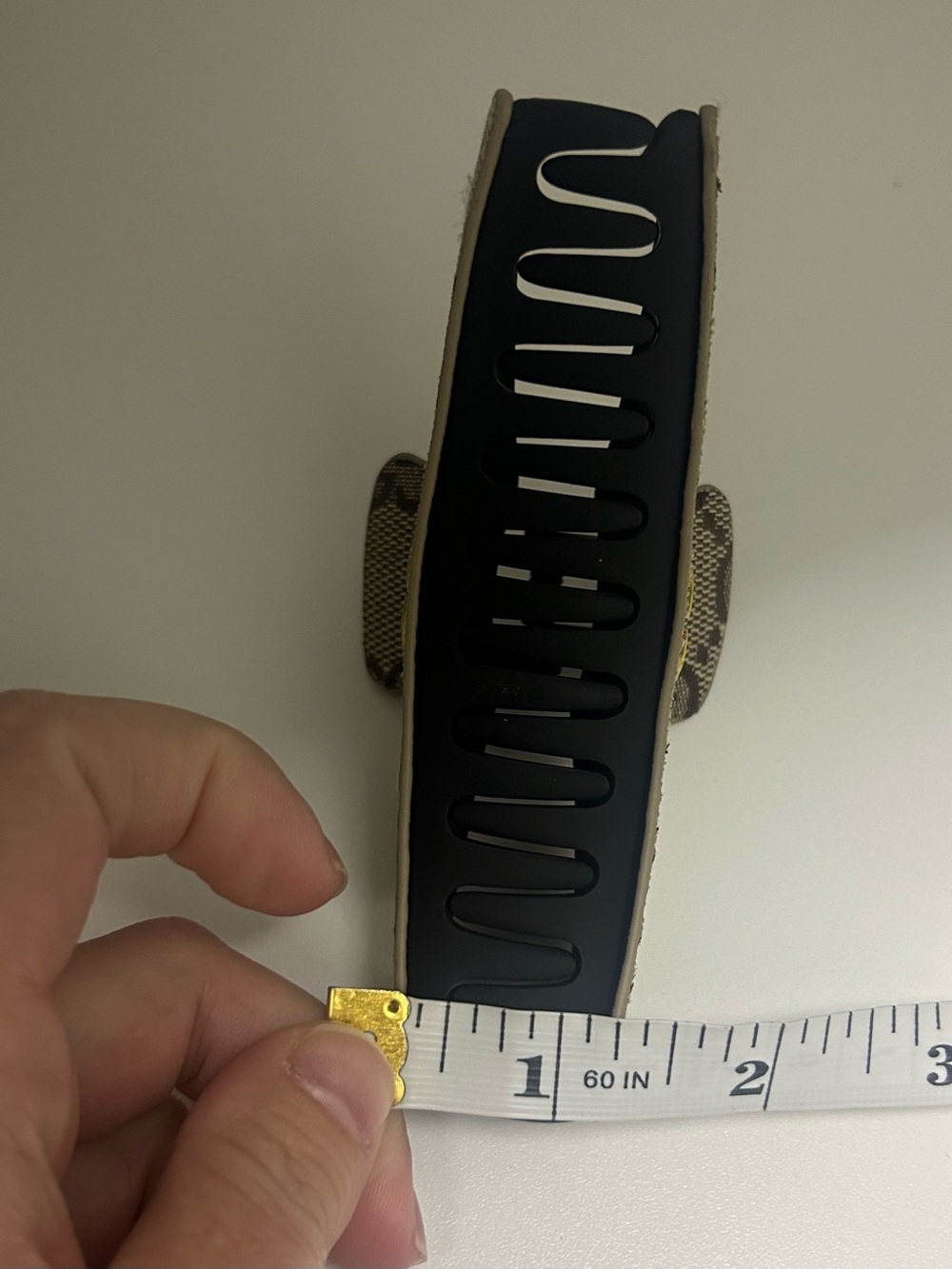 Gucci Monogram Hair Clip - Picture 7 of 7